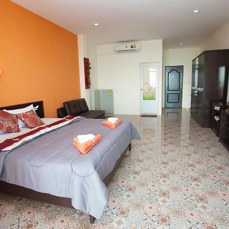 Sea Breeze Guest House Cha-Am Exterior photo